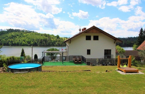Zupanovice Apartment | Lovely apartment for 2 guests with WIFI, pool, TV, patio, pets allowed and parking