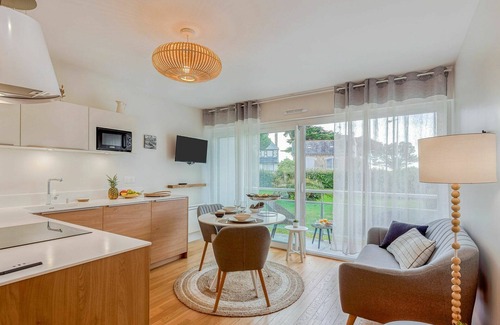 Carnac Apartment | Lovely apartment for 2 guests with WIFI, TV, balcony and parking