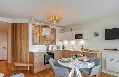 Carnac Apartment | Lovely apartment for 2 guests with WIFI, TV, balcony and parking