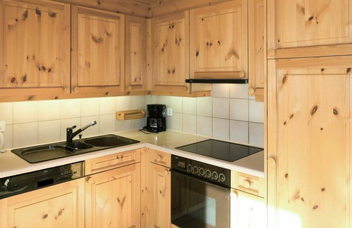 Laax Apartment | Lovely apartment for 3 people with WIFI, TV, balcony, panoramic view and parking