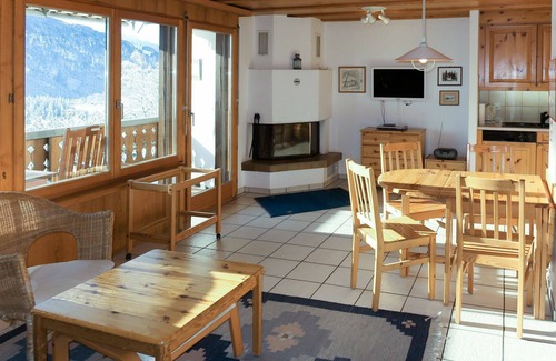 Laax Apartment | Lovely apartment for 3 people with WIFI, TV, balcony, panoramic view and parking