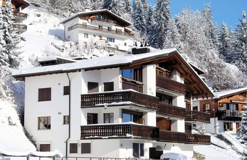 Laax Apartment | Lovely apartment for 3 people with WIFI, TV, balcony, panoramic view and parking