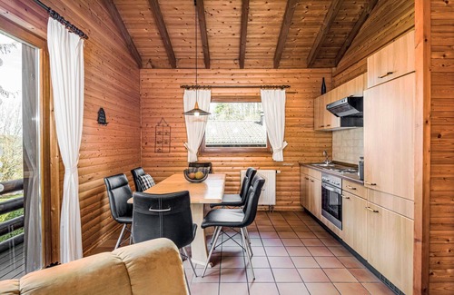 Schoenecken Apartment | Lovely apartment for 4 people with WIFI, TV, patio and pets allowed