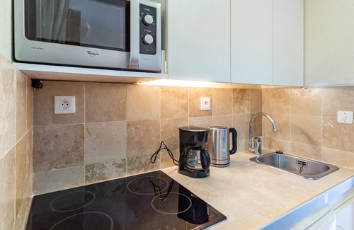 Toulon - Hyeres Apartment | Lovely apartment for 4 people with WIFI, TV, terrace, pets allowed, panoramic view and parking