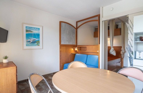 Toulon - Hyeres Apartment | Lovely apartment for 4 people with WIFI, TV, terrace, pets allowed, panoramic view and parking