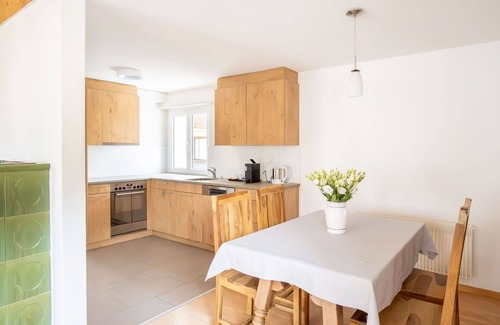 Lenz Apartment | Lovely apartment for 4 guests with WIFI, TV, balcony, pets allowed, panoramic view and parking