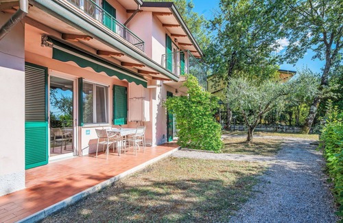San Feliciano Apartment | Lovely apartment for 4 guests with WIFI, pool, A/C, TV, patio, pets allowed and parking