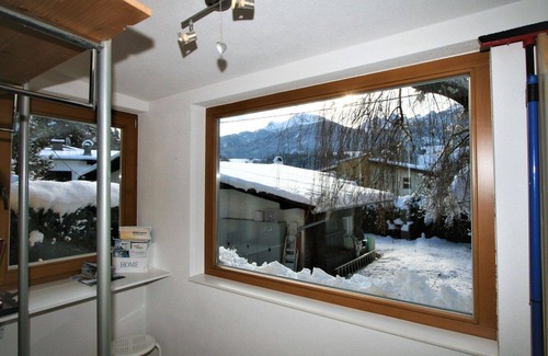 Axams Apartment | Lovely apartment for 4 people with TV, patio, pets allowed and parking