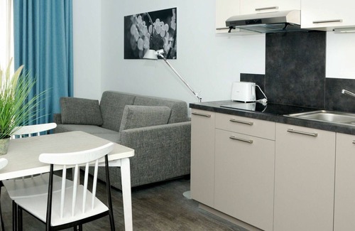 Jonzac Apartment | Lovely apartment for 4 people with A/C, WIFI, TV, balcony, pets allowed and parking