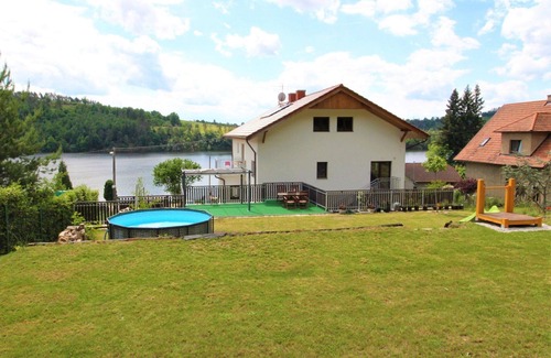 Zupanovice Apartment | Lovely apartment for 5 people with WIFI, pool, TV, patio, pets allowed and parking