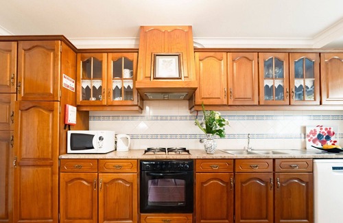 Alcobaca Apartment | Lovely apartment for 5 guests with A/C, WIFI, TV, terrace and parking
