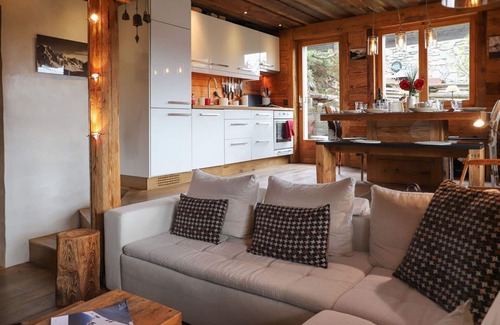 Verbier Apartment | Lovely apartment for 6 guests with WIFI, TV, terrace and pets allowed