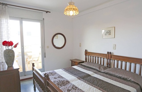 L'Ampolla Apartment | Lovely apartment for 6 guests with A/C, WIFI, TV, terrace, pets allowed and parking