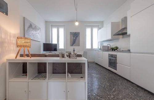 Pavia Apartment | Lovely apartment for 6 people with A/C, WIFI, TV, balcony and panoramic view