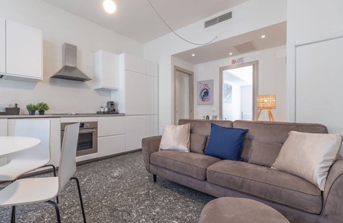 Pavia Apartment | Lovely apartment for 6 people with A/C, WIFI, TV, balcony and panoramic view