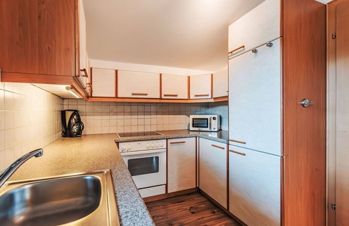 Goldegg Apartment | Lovely apartment for 8 guests with WIFI, pool, TV, balcony and pets allowed