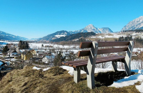 Grosssoelk Apartment | Lovely apartment for 5 guests with hot tub, WIFI, TV, balcony, panoramic view and parking