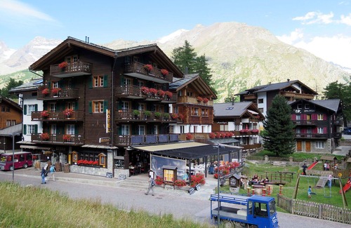 Saas-Fee Apartment | Lovely apartment for 6 people with WIFI, TV and balcony