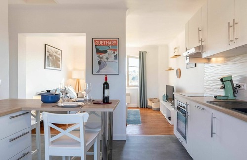 Guethary Apartment | Lovely apartment for 2 guests with WIFI, TV and parking