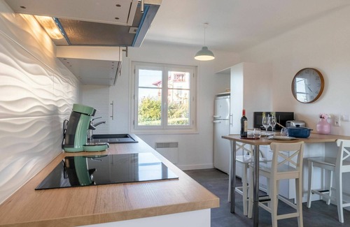 Guethary Apartment | Lovely apartment for 2 guests with WIFI, TV and parking