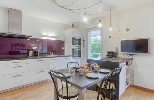 Quiberon Apartment | Lovely apartment for 4 people with WIFI, TV, balcony and parking