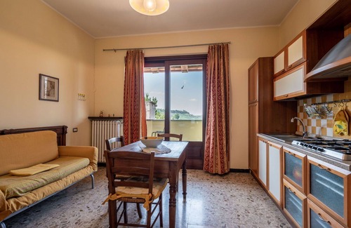 La Morra Apartment | Lovely apartment for 2 guests with WIFI, pool, TV, patio, pets allowed and parking