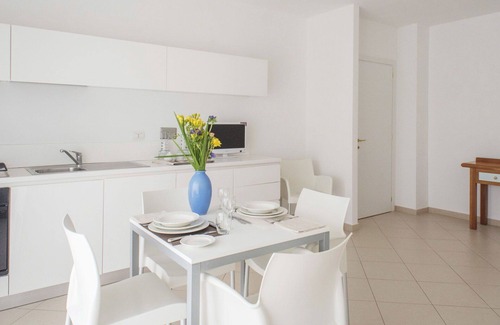 Marina di Vasto Apartment | Lovely apartment for 4 guests with A/C, WIFI, pool, TV, patio, pets allowed and parking
