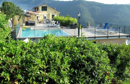 Valloria Apartment | Lovely apartment for 4 people with WIFI, pool, hot tub, TV, patio and parking