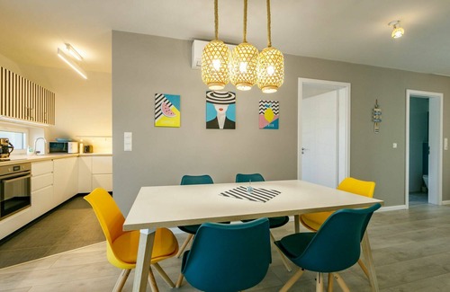 Balatonszarszo Apartment | Lovely apartment for 7 guests with WIFI, A/C, TV and terrace