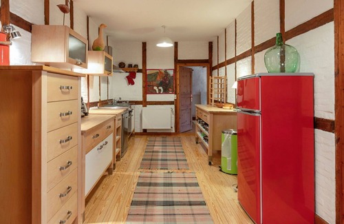 Horne Villa | Lovely apartment in villa for 7 guests with WIFI, TV, patio and parking
