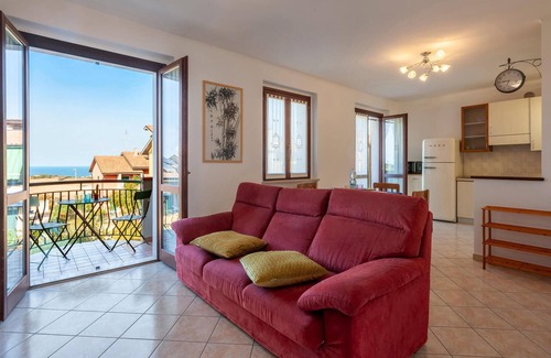 San Costanzo Apartment | Lovely apartment in San Costanzo