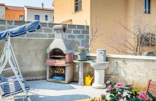 Valbandon Apartment | Lovely apartment in Fazana with kitchen