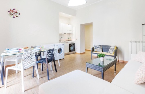 Piazza Roma Apartment | Lovely apartment in Lettere -NA-