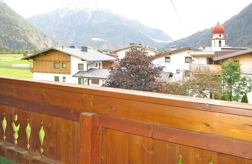 Laengenfeld Villa | Lovely apartment in villa for 4 guests with WIFI, TV, balcony, pets allowed and parking