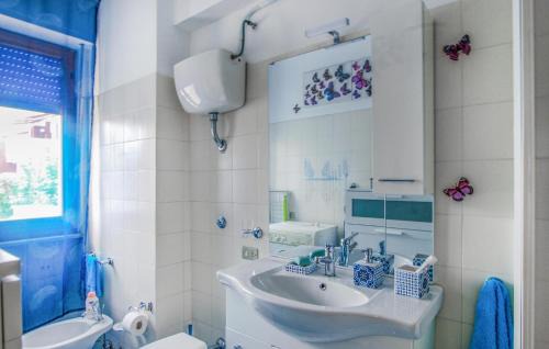 Villa Rosa Apartment | Lovely Apartment In Villarosa Di Martinsicuro