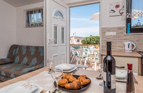 Vir Apartment | Lovely apartment in Vir with WiFi