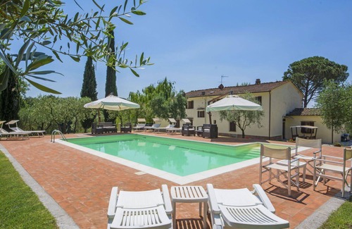 Lamporecchio Villa | Lovely apartment in villa with private pool, WIFI, TV, balcony, pets allowed and parking