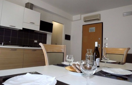 Martinsicuro Apartment | Lovely apartment for 4 people with WIFI, A/C, TV, balcony, pets allowed and parking