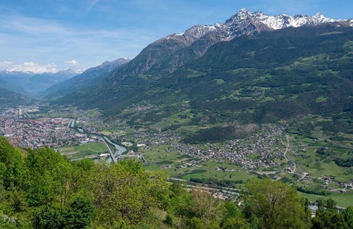 Sarre Apartment | Lovely apartment for 5 people with TV, pets allowed and parking, close to Aosta