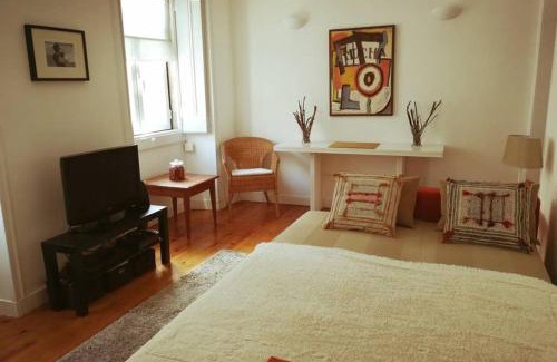 Linda-a-Velha Apartment | Lovely Apartment near Belém