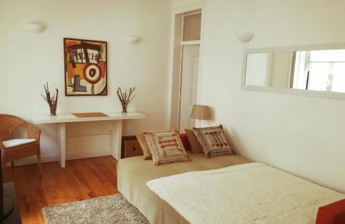 Linda-a-Velha Apartment | Lovely Apartment near Belém