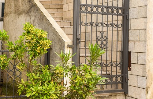 Bijeli do Apartment | Lovely Apartment near city center with Sea View