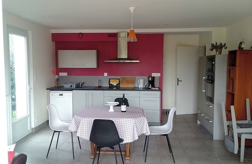 Plouharnel Apartment | Lovely apartment on the ground floor of a house just a stone's throw from Carnac