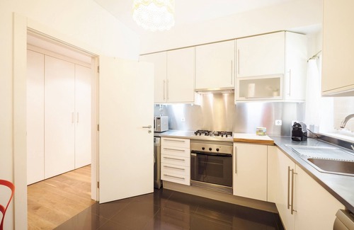 Beato Apartment | Lovely Apartment with Free Parking and Terrace
