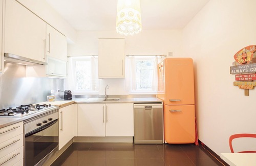 Beato Apartment | Lovely Apartment with Free Parking and Terrace