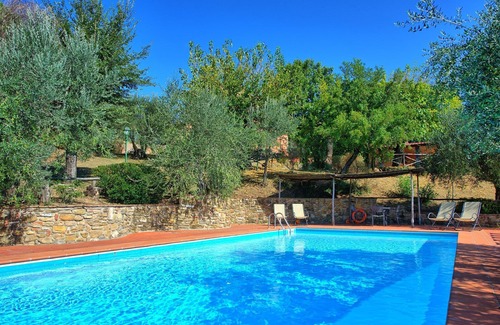 Montelupo Fiorentino Apartment | Lovely apartment with pool, WIFI, TV, pets allowed, panoramic view and parking, close to Florence