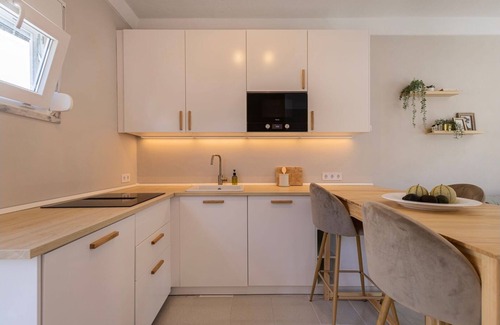 Charneca de Caparica e Sobreda House | Lovely Beach House in Aroeira by LovelyStay