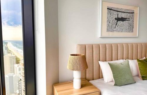 Surfers Paradise Apartment | Lovely beachfront 2b apt in the heart of surfers