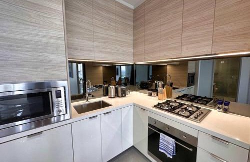 Surfers Paradise Apartment | Lovely beachfront 2b apt in the heart of surfers