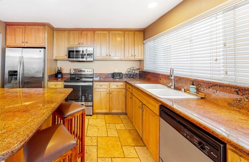Encinitas House | Lovely beachfront house with wood-burning fireplace, W/D, central AC & deck